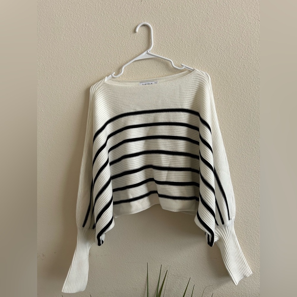 Long sleeve sweater